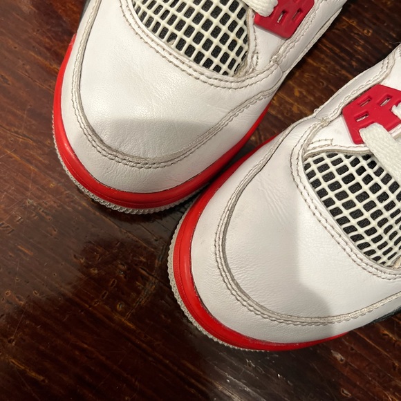 Air Jordan 4 Fire Red Size 5 Youth No Box 2020 Release - Picture 8 of 11